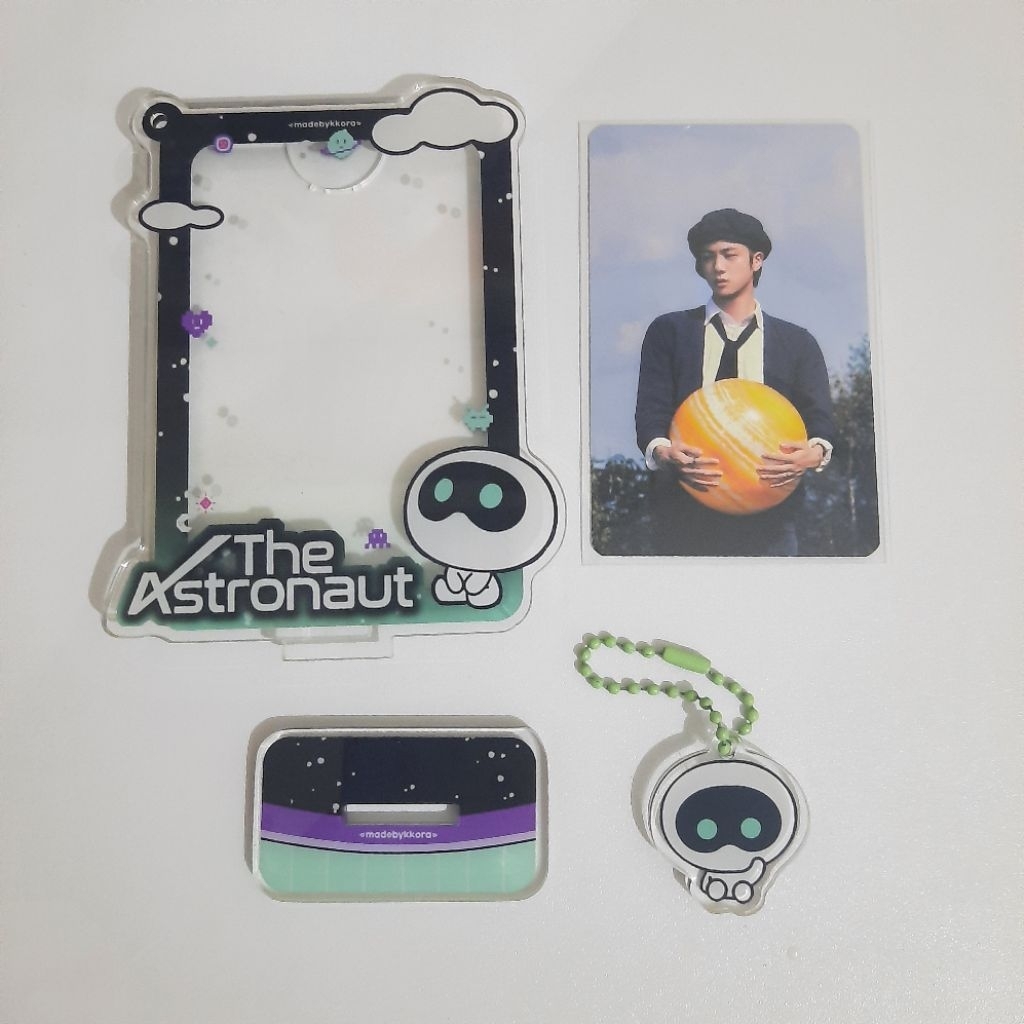 Photocard PC อย่างเป็นทางการ Jin BTS นักบินอวกาศ luckydraw powerstation LD pws ขาตั้งผู้ถือชุด woott