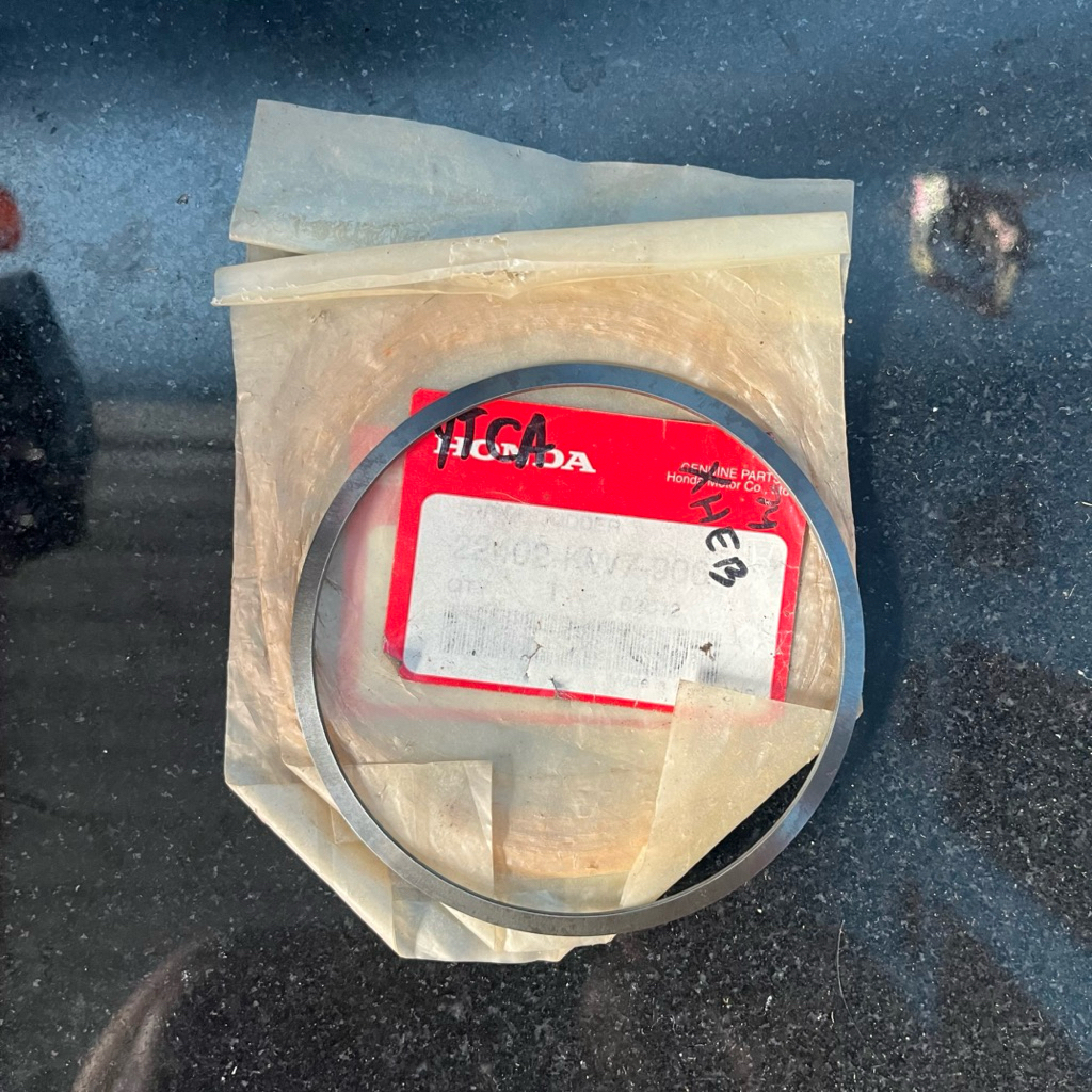 แหวนจูเดอร์ที่นั่ง สปริงลูกแพร์ ซับคลัทช์ Honda Tiger GL pro / Max Megapro Original Nos 22402 kw7