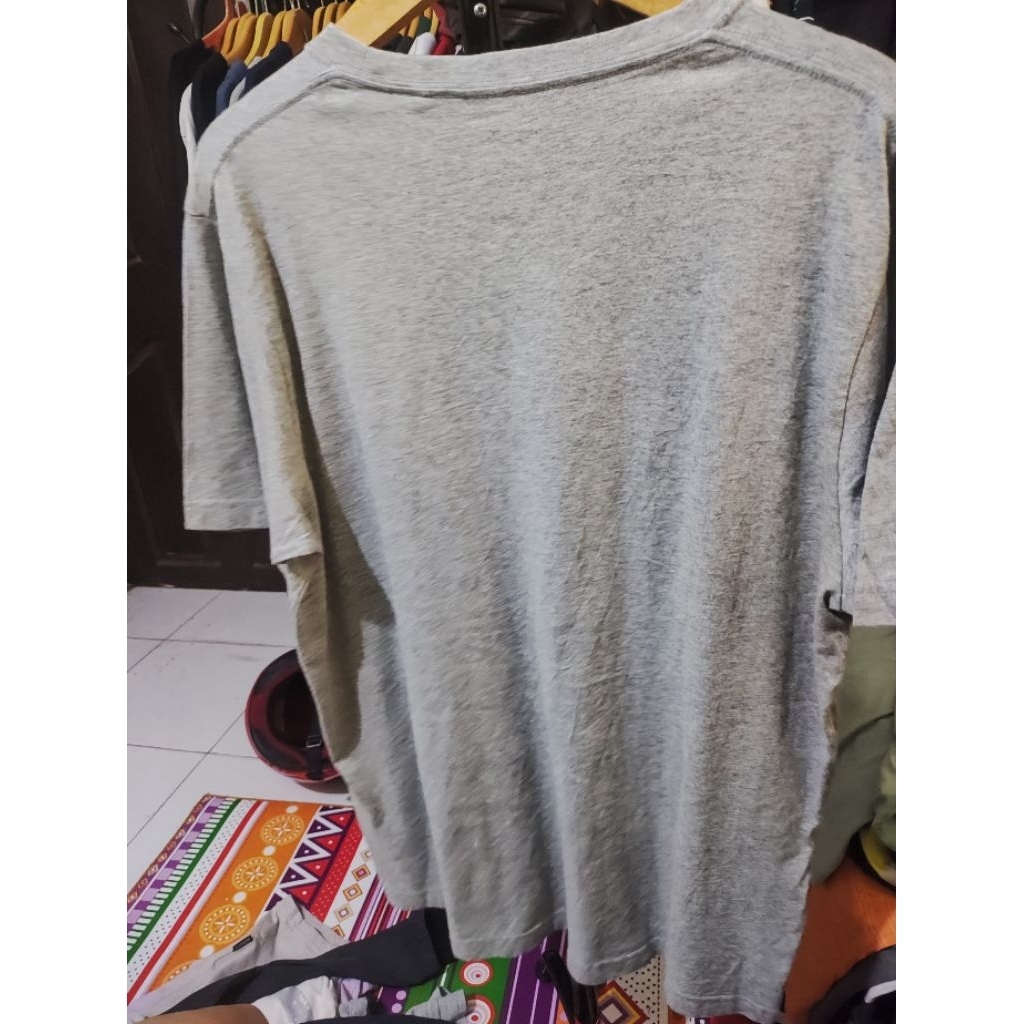 เสื้อยืด Uniqlo UT**