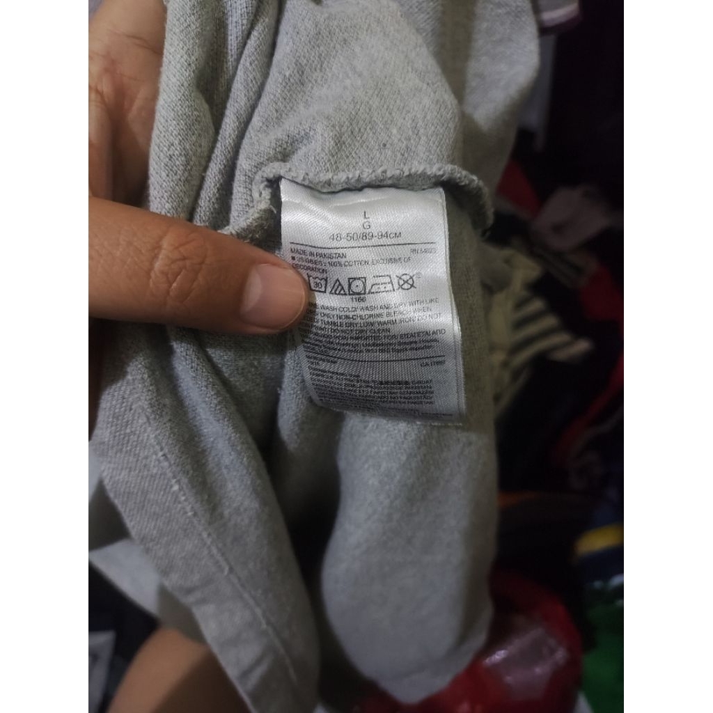 เสื้อยืดคอปก GAP****