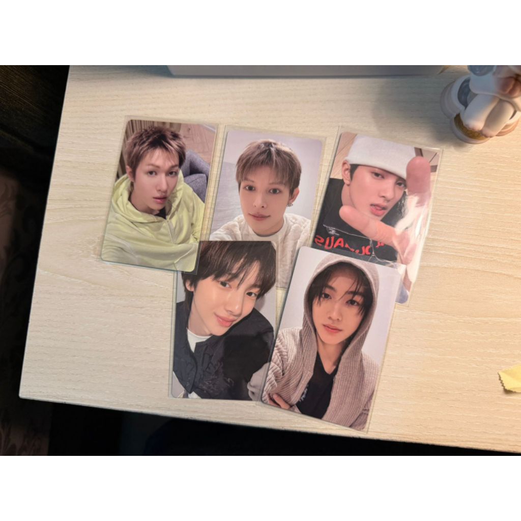 LUCKYDRAW YZY R5 คอติสอย่างเป็นทางการ