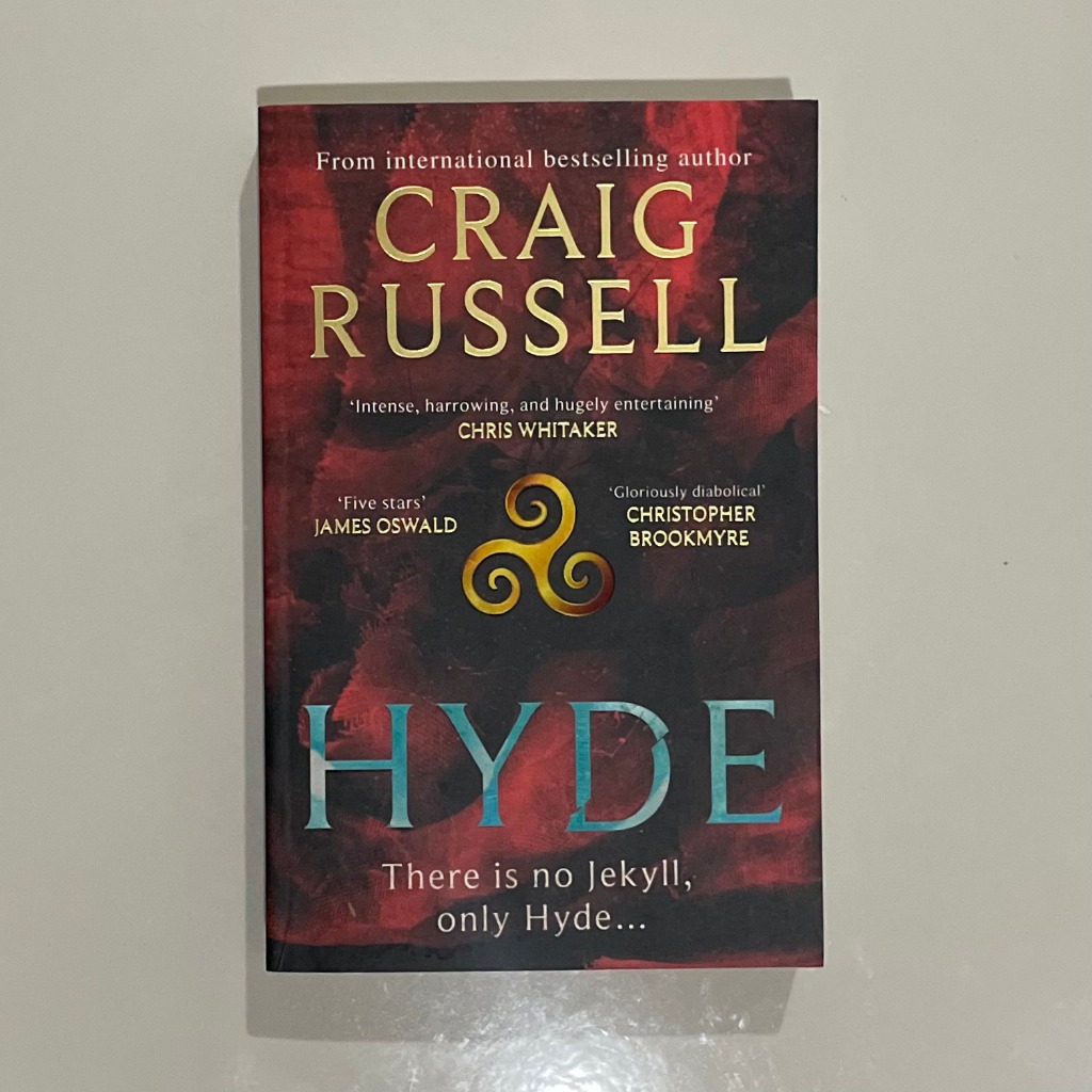 PRELOVED Hyde Cragi Russell