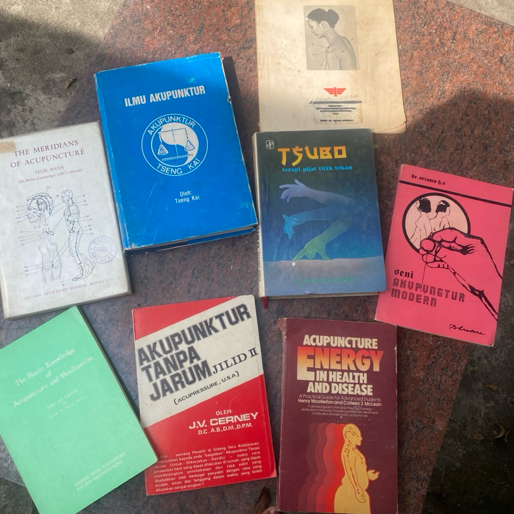 หนังสือการฝังเข็มและอัดก้อนครบชุด – Tseng Kai, Felix Mann, JR Worsley, JV Cerney, Frank Z. วอร์เรน, 