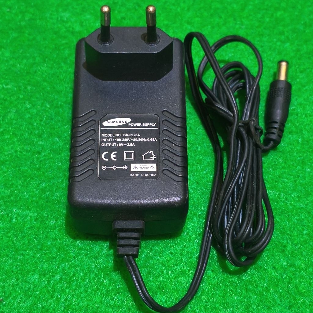 SAMSUNG 9V 2.5A ADAPTER