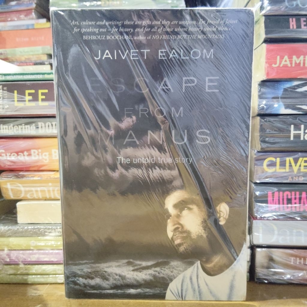 หนังสือต้นฉบับ • นวนิยายภาษาอังกฤษ - Escape From Manus / JAIVET EALOM