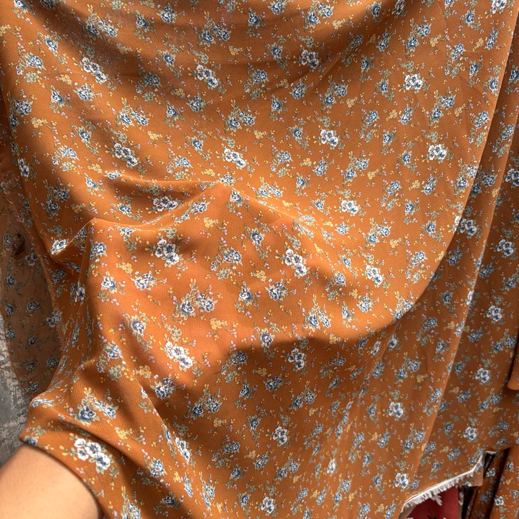 ผ้าชีฟองเซอร์ตี้ลายดอกไม้มินิ | วัสดุเย็นตกสําหรับเดรสเสื้อ (Per 0.5m) Jy