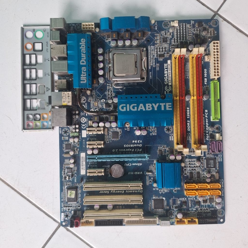 เมนบอร์ด Gigabyte GA-EP45-UD3R + Core 2 Quad Q9650 3.00GHz