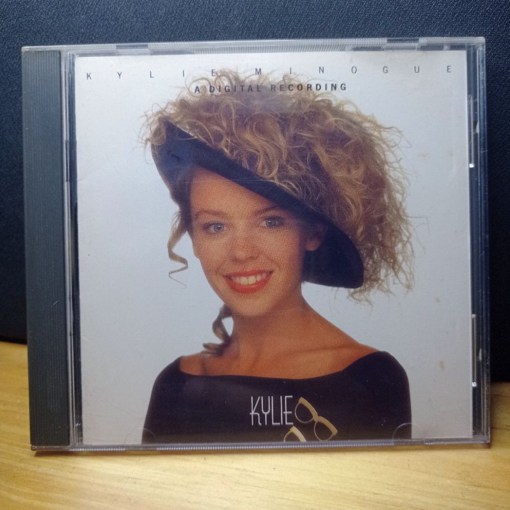 ซีดีอัลบั้ม Kylie Minogue ดั้งเดิม Kylie
