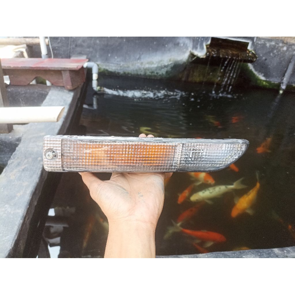 ไฟเลี้ยวซ้าย Taft Rocky & Feroza ต้นฉบับมือสอง koito japan