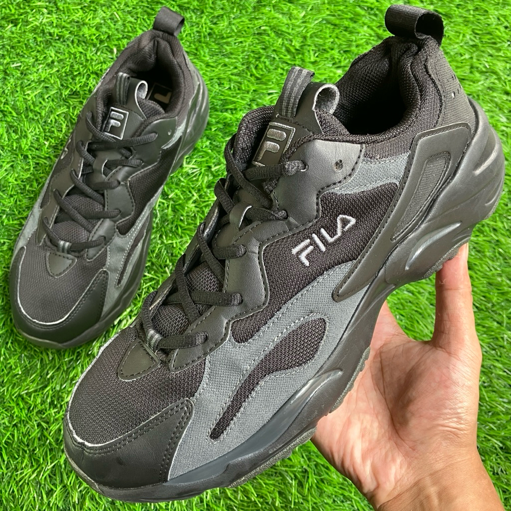 FILA Ray Tracer 2.0 รองเท้าผ้าใบสีดํา ไซส์ 42