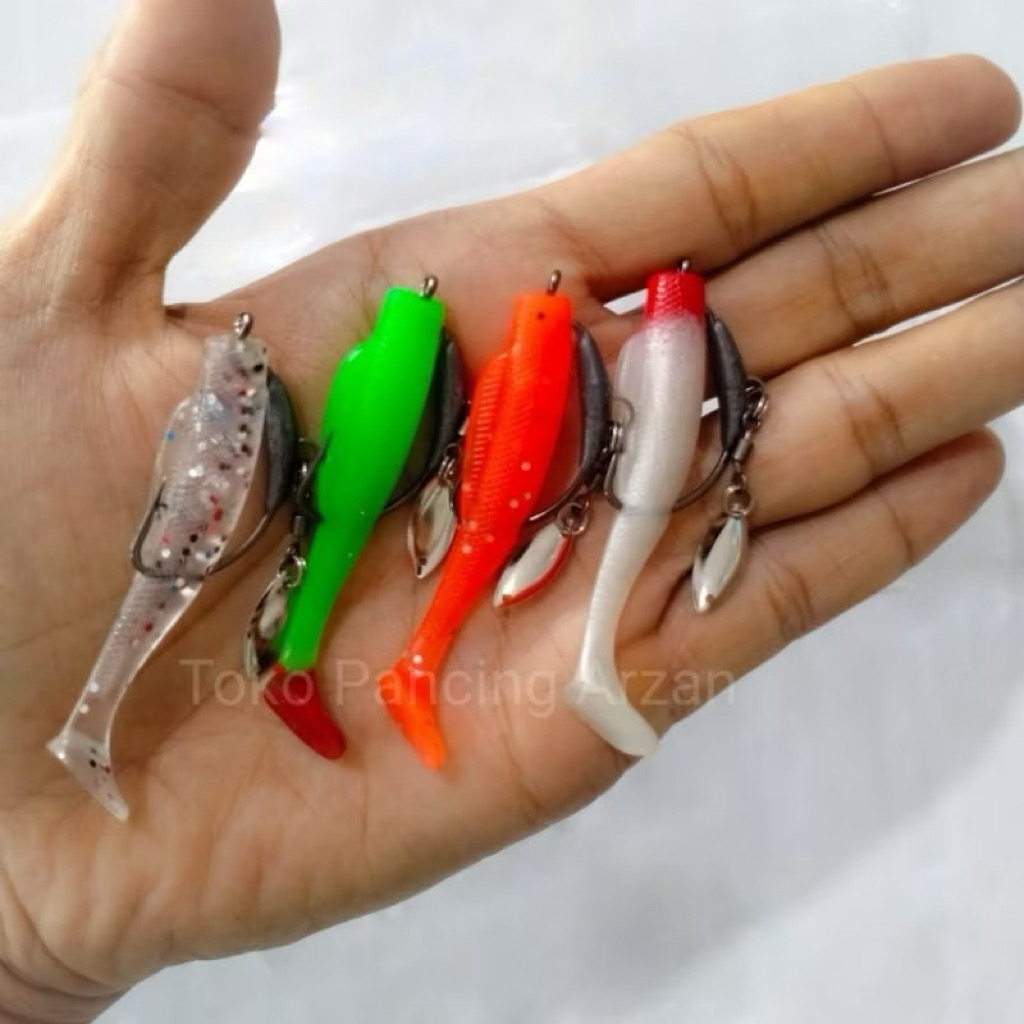 SET SOFTLURE 6cm + ตะขอ + BLADE/Lazarus