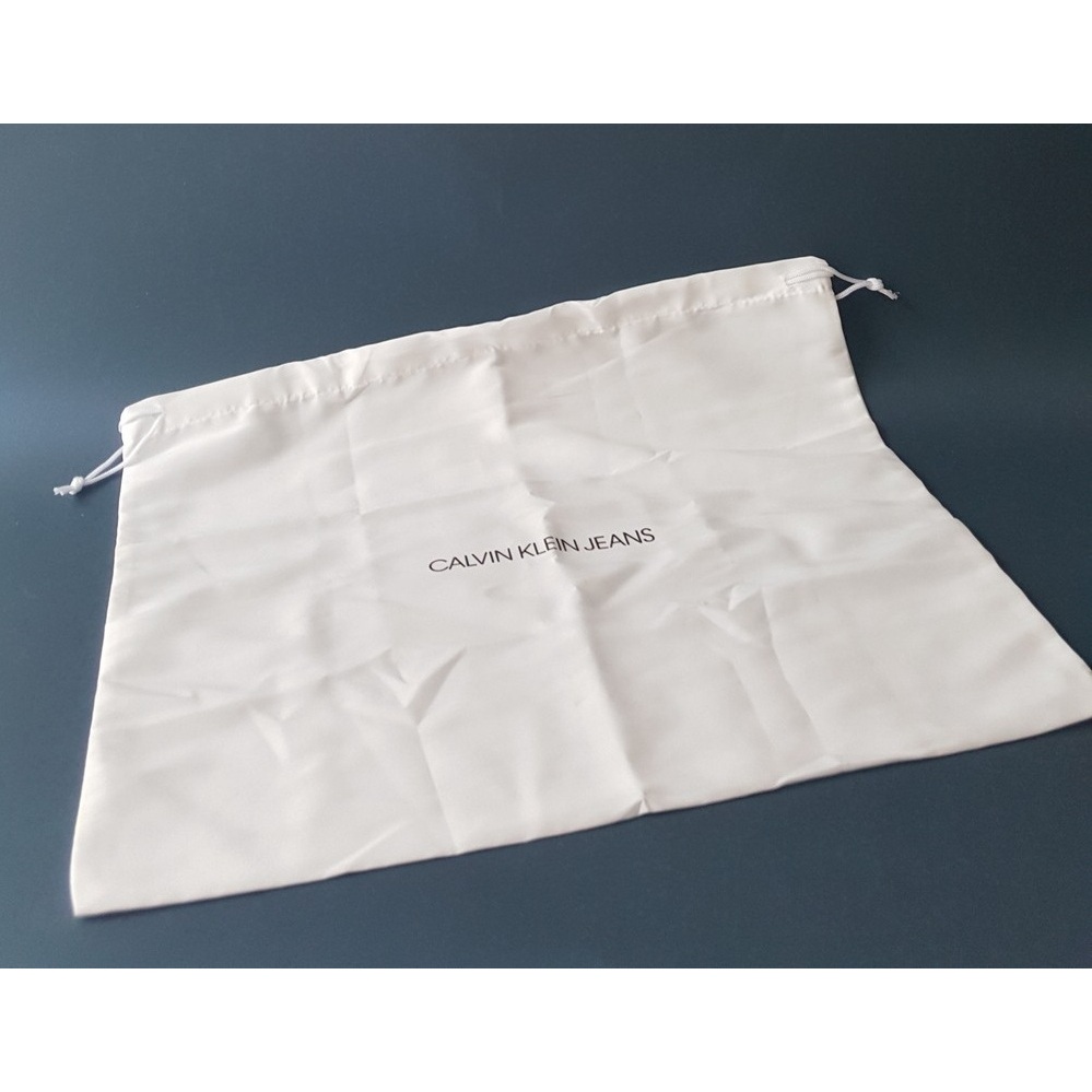 C4LVIN KLEIN ถุงเก็บฝุ่นสําหรับกระเป๋า ร้านค้าดั้งเดิม