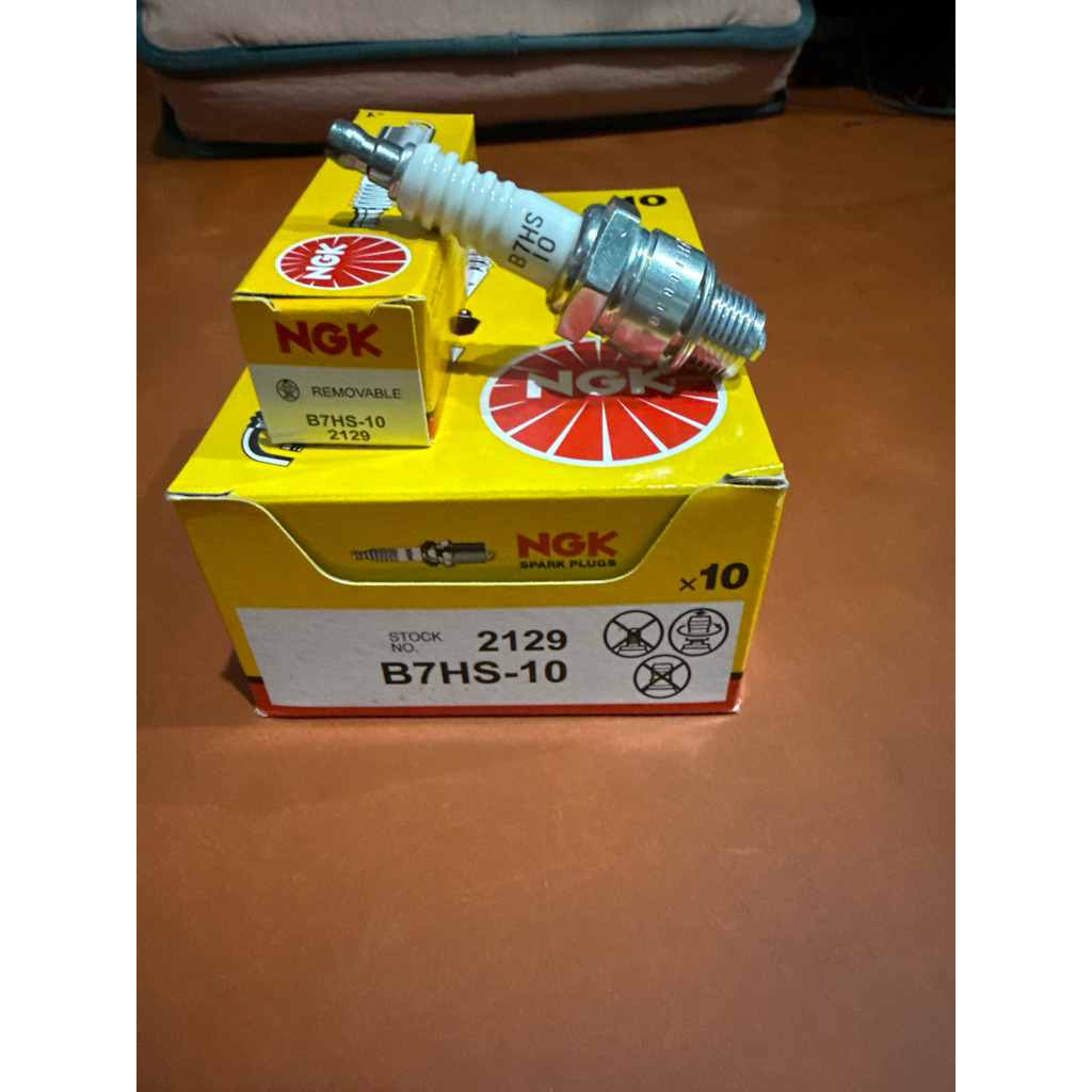 หัวเทียน NGK B7HS-10