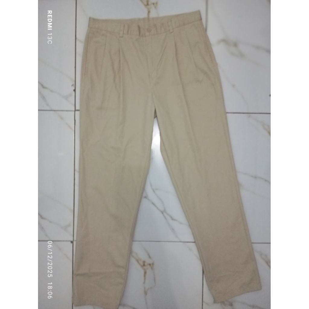 Preloved Giordano milk chocolate กางเกงชิโนผู้ชาย