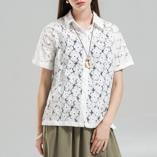 This Is April Novelle Top Womens Crochet Short Sleeve Lace Flower Official Black and White Simply Lo