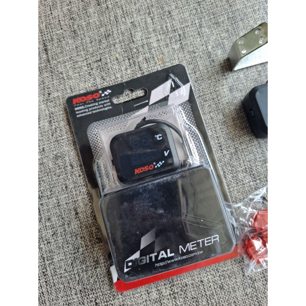 KOSO 3IN1 VOLTMETER USB CHARGER TEMPERATURE VOLTAGE