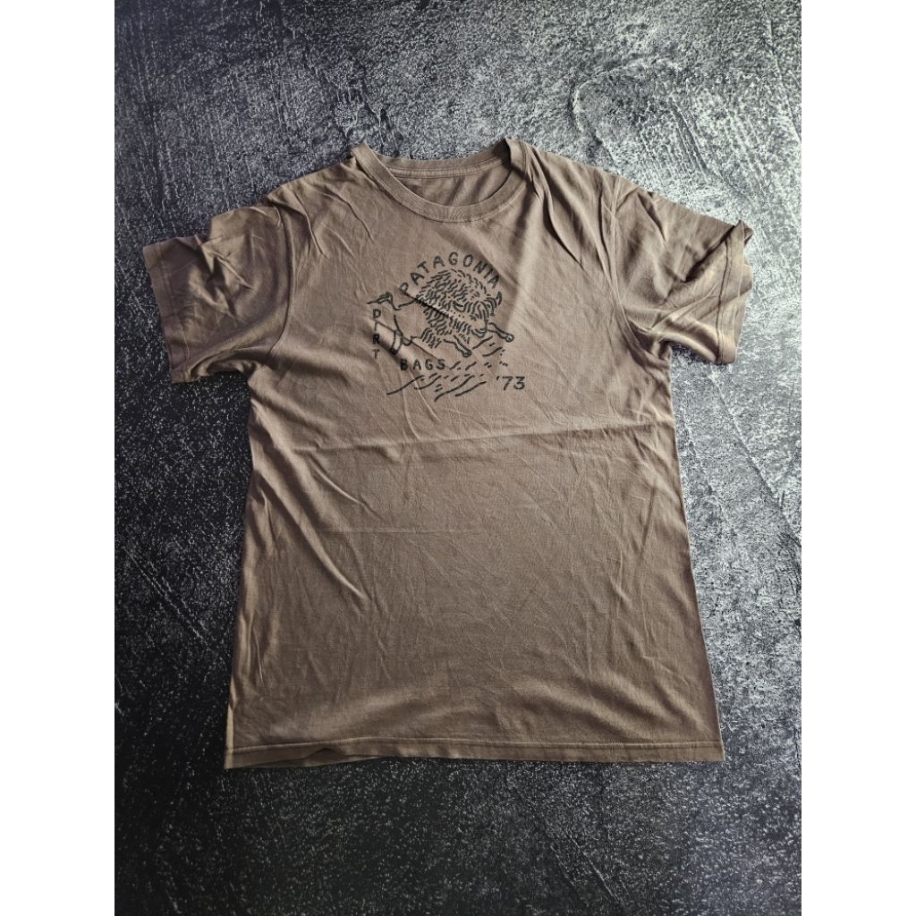 เสื้อยืด Patagonia**