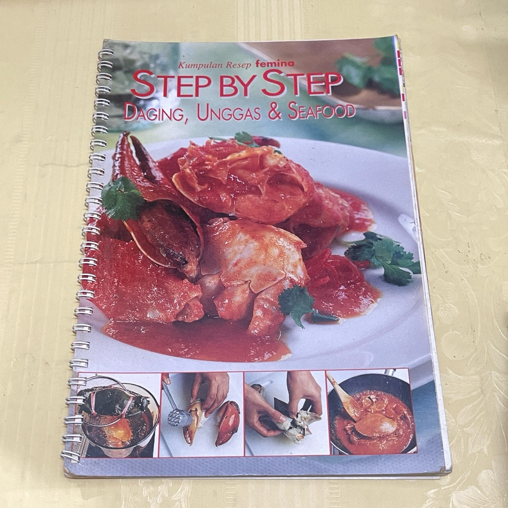 หนังสือสูตร Femina STEP BY STEP สําหรับสัตว์ปีกและเนื้ออาหารทะเล