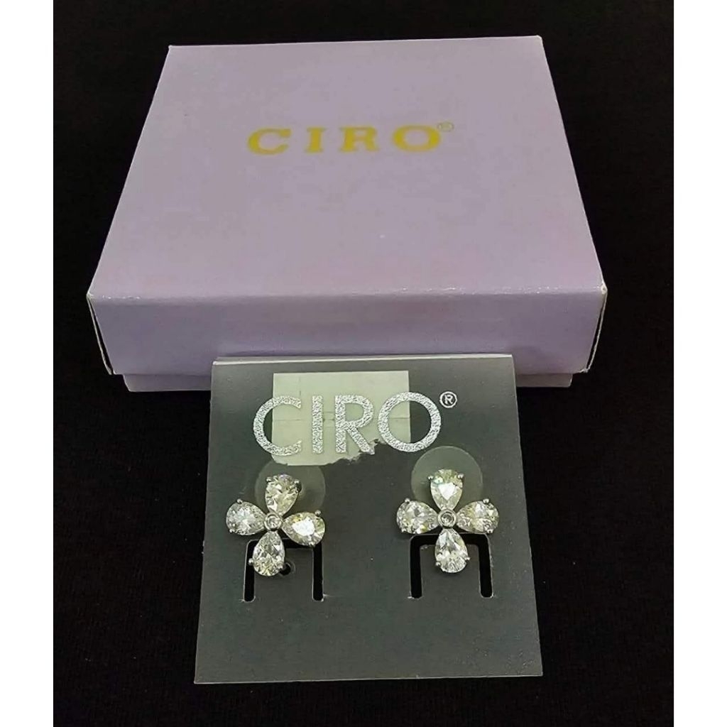สูงสุด 50%..(KA-2401) ต่างหู CIRO 4 Pears + กล่อง (ใหม่)