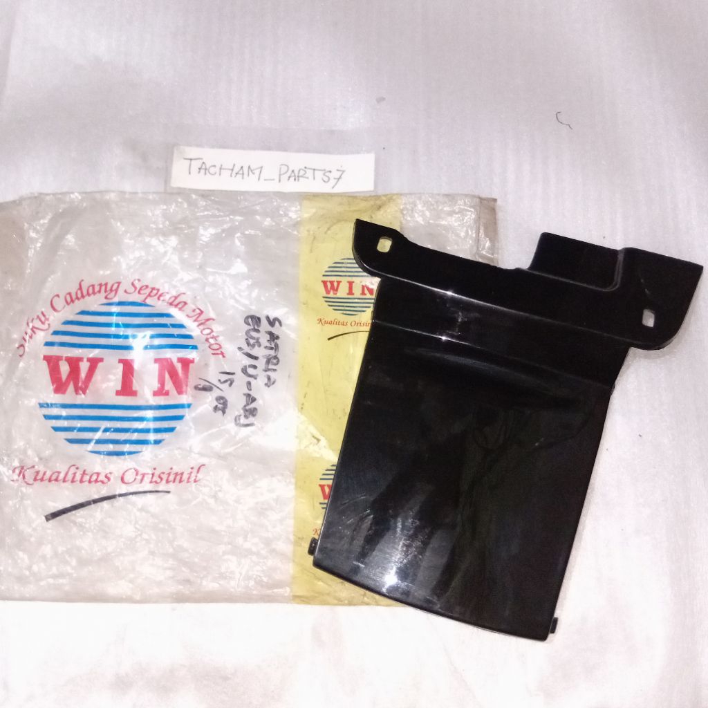 Original WIN คุณภาพ Pad ฝาครอบสัตว์เลี้ยงหางการเชื่อมต่อด้านหลังสีดํา Satria 2Tak 2T 2T Tak Lumba 12