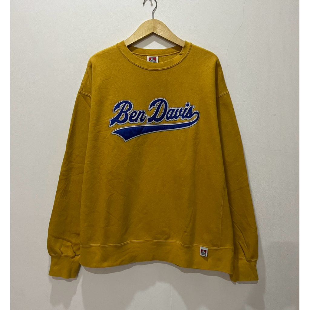 Crewneck BEN DAVIS Big Script เย็บปักถักร้อยโลโก้ / เสื้อกันหนาว Ben Davis