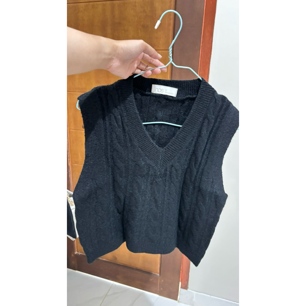 PL Vest โดย HOS*****