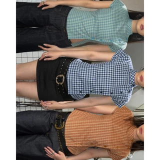 KEMEJA Gia Tartan Shirt - Wear Sarey - เสื้อเชิ้ตลายสก๊อตผู้หญิง สไตล์ Japandi แขนสั้น ผ้าตาหมากรุก Y2K แรงบันดาลใจวินเทจ ชุด Pinterest สวมใส่สบายทุกวัน ท็อปส์ซูผู้หญิงอินเทรนด์ ล่าสุด