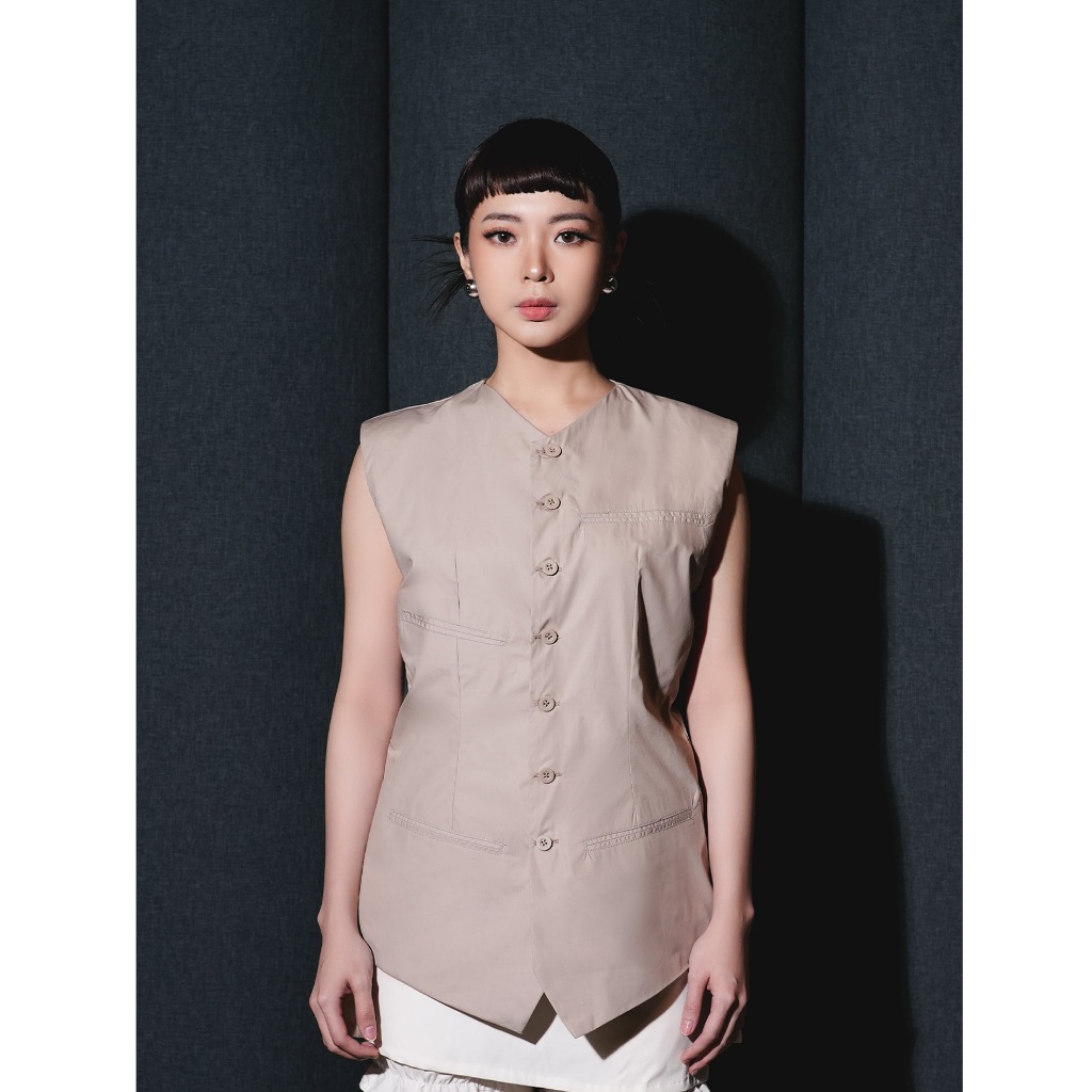 โนมิ - TARA VEST | TAUPE - สีดํา | TOP ของผู้หญิง