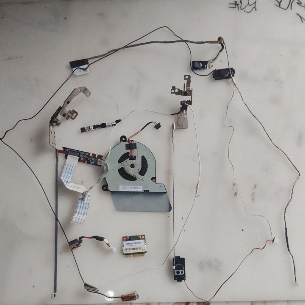 Toshiba Satellite U940 Laptop Parts โปรเซสเซอร์พัดลม, การ์ด wifi, บานพับ, เว็บแคม, ลําโพง, การ์ด wif