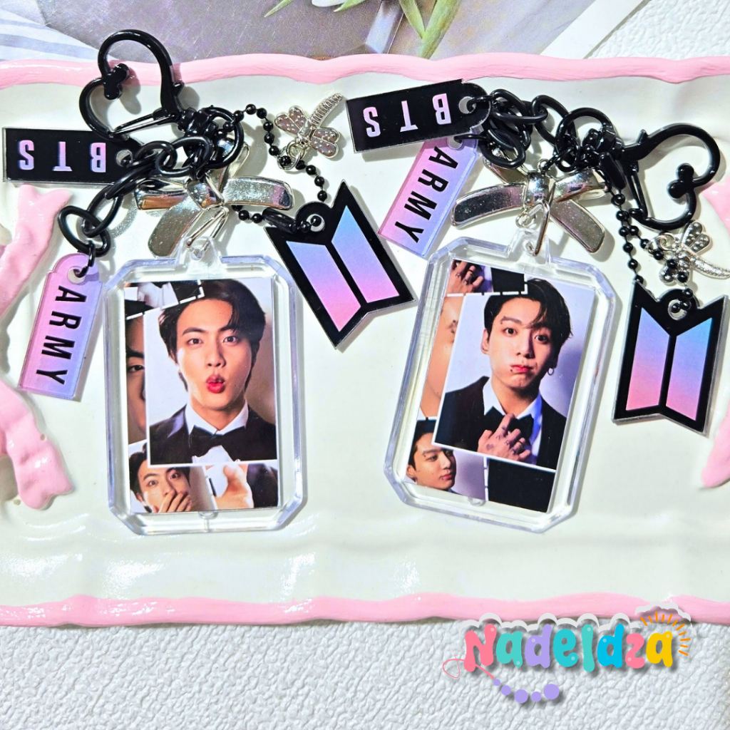 GANTUNGAN Nadeldza กระเป๋า Charm Kpop BTS x ARMY Vintage Edition ความงามริบบิ้น/น่ารัก KPOP BTS กระเป๋าแขวน