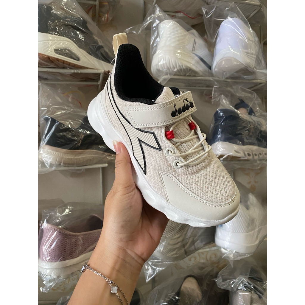 รองเท้า Diadora VF ไซส์ 31-35