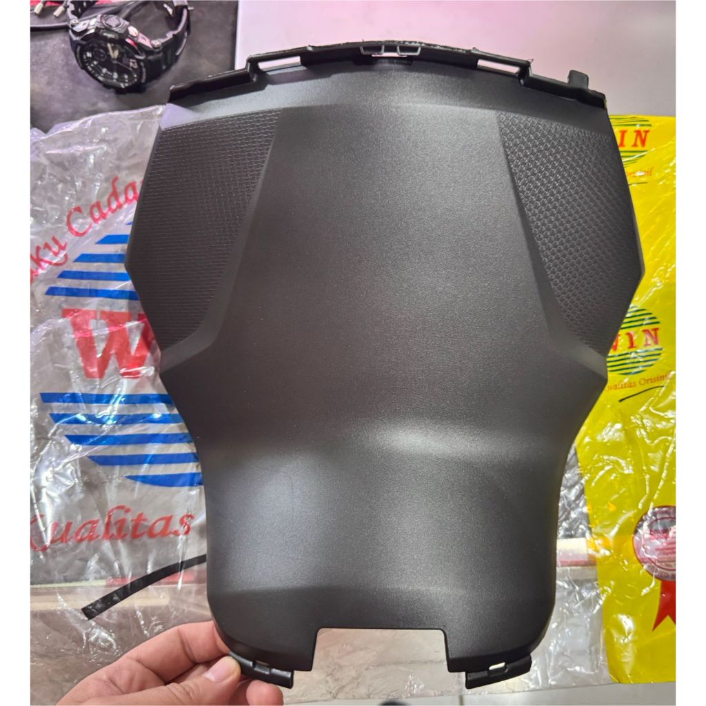 01-B73-366-82AA ฝาครอบถัง Honda Beat Deluxe 2024 WIN
