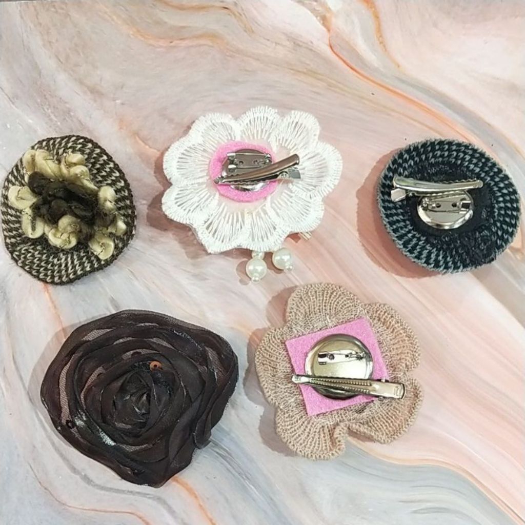 คลิปหนีบและเข็มกลัด 2-in-1