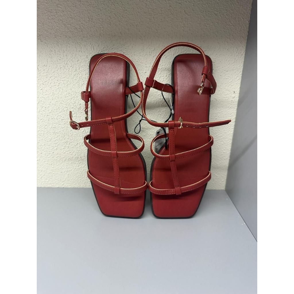 รองเท้าแตะสาย GU สีแดง