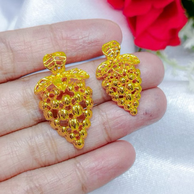 หรูหราหรูหรา 24K Gold Titanium Grape Motif จี้เครื่องประดับ