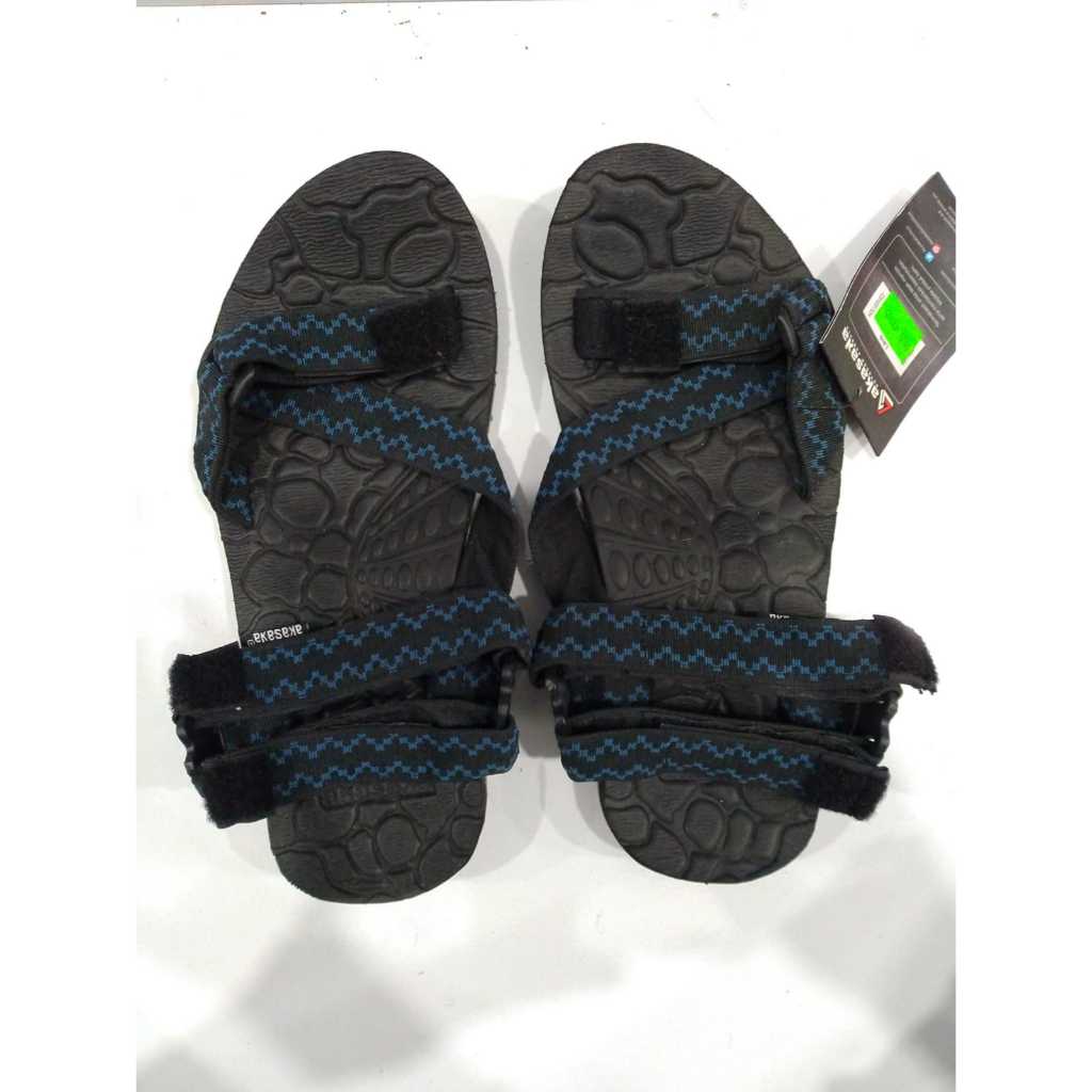 AKASAKA LAVA รองเท้าแตะสีน้ําเงินสีดํา