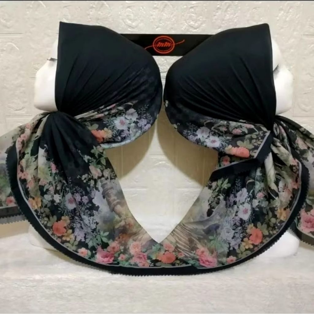 BLACK KARIMAH FLOWER MOTIF VOAL SQUARE VEIL