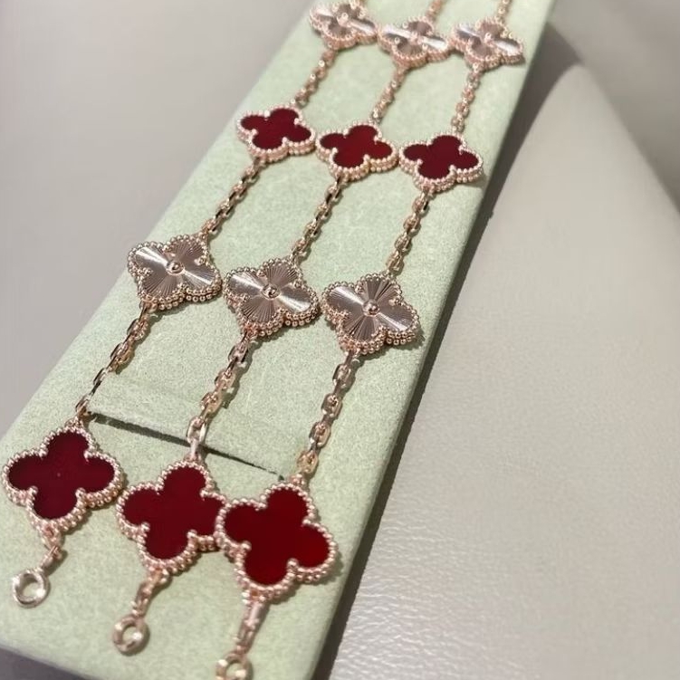 NEW HOLIDAY VCA Vintage 5 Clovers Bracelet