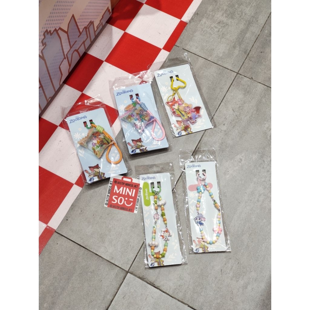 ทั้งคู่ OH SOME! 🆕 ตกแต่งกระเป๋า / พวงกุญแจ / ห้อยโทรศัพท์ DISNEY ZOOTOPIA Collection (JUDY HOPS / N