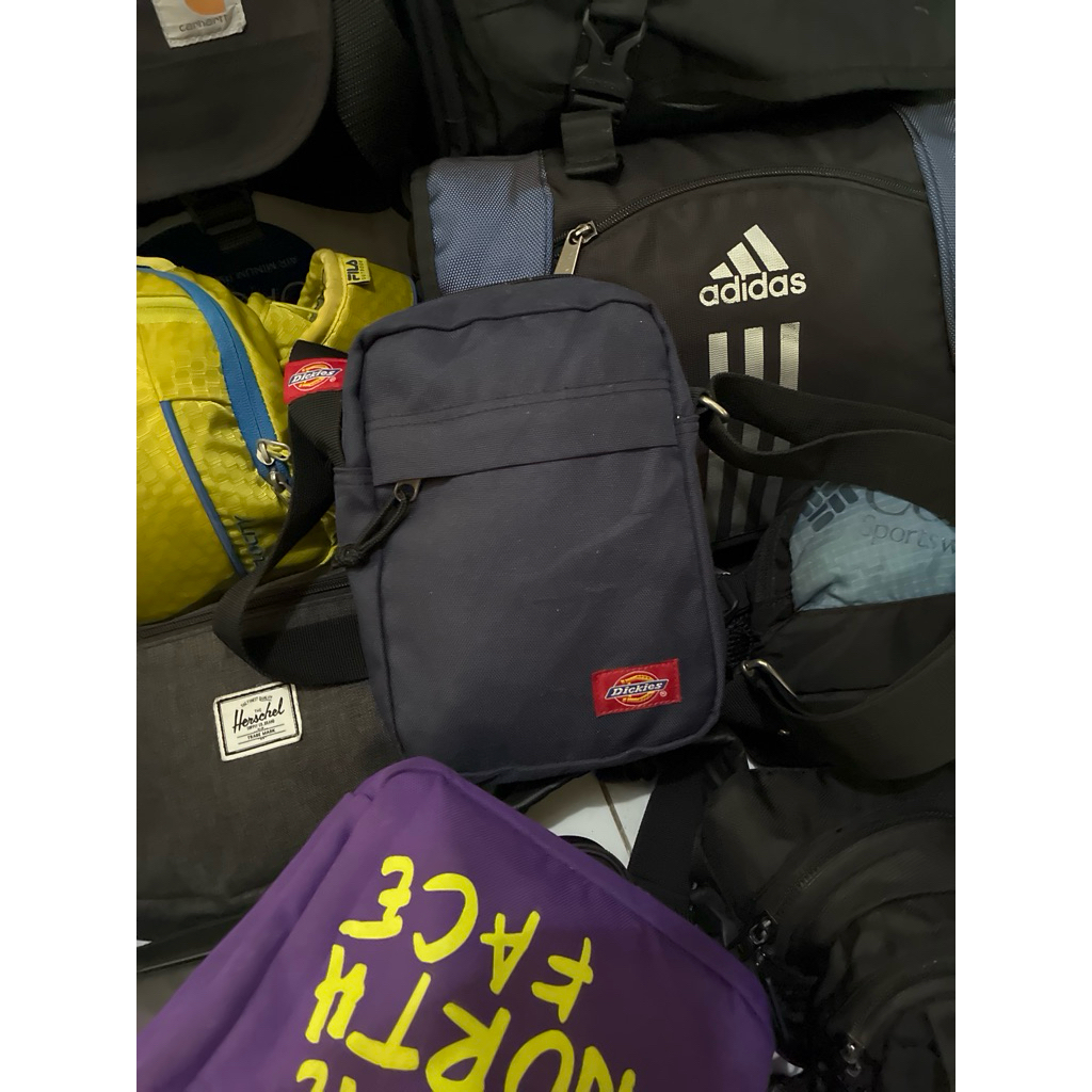 กระเป๋าสะพาย Dickies Navy