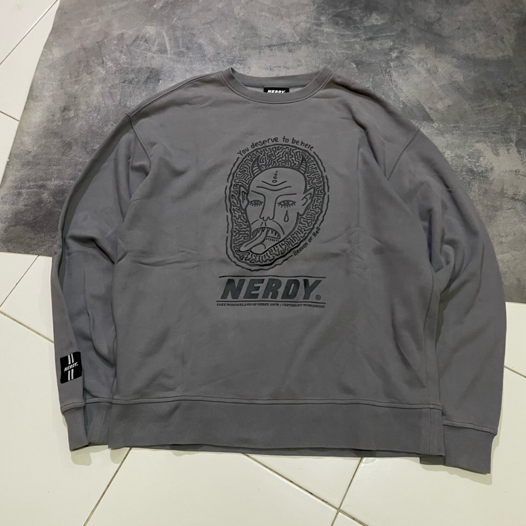 เสื้อสเวตเตอร์ CREWNECK NERDY