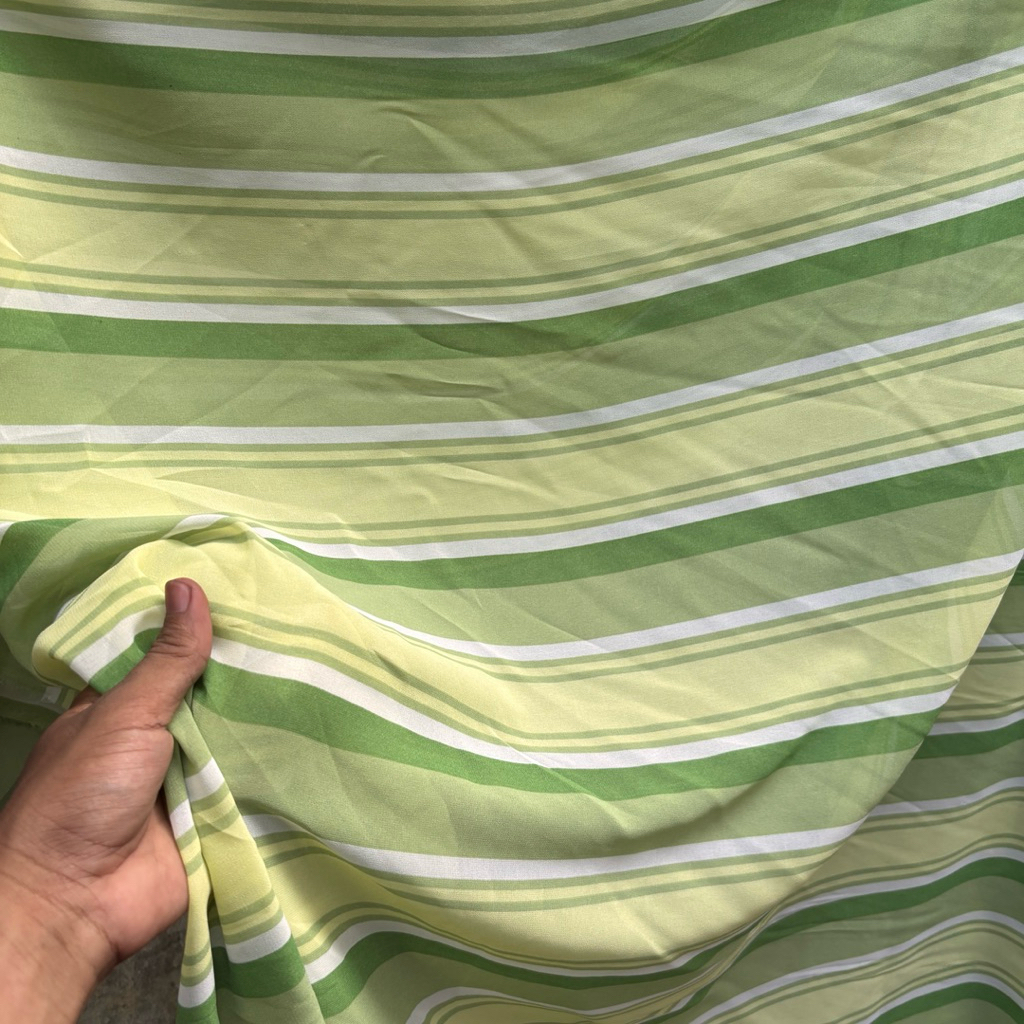 HIJAU ผ้าชีฟองลายสีเขียว | วัสดุเย็นตกสําหรับเดรสเสื้อ (Per 0.5m) jy