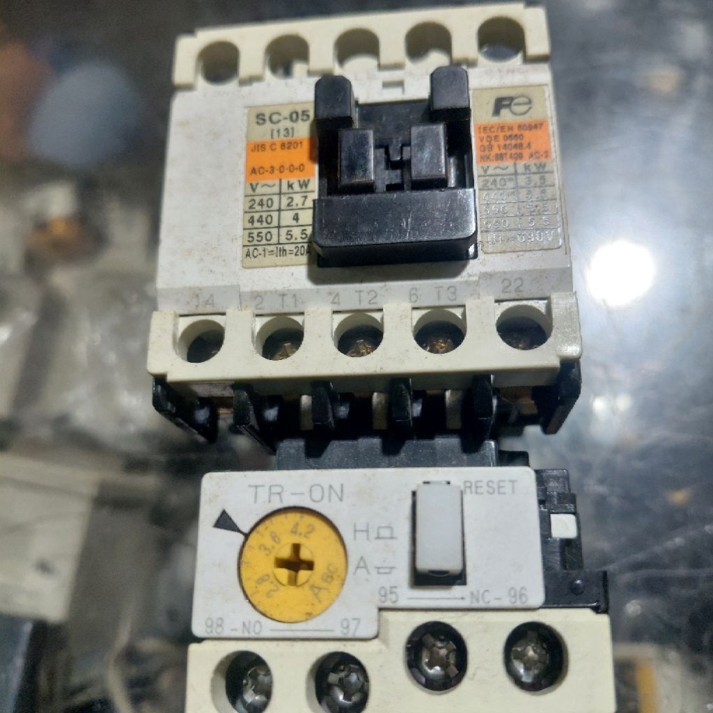 Fuji SC-05 20A 110Volt Contactor+OVERLOAD 2.8-4.2 A