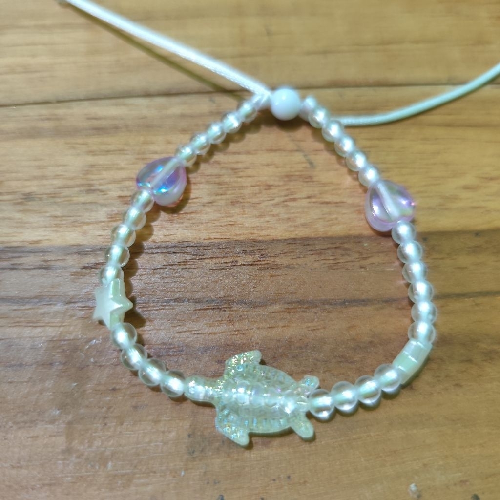 สร้อยข้อมือ Biota ทะเลใบ้ใส