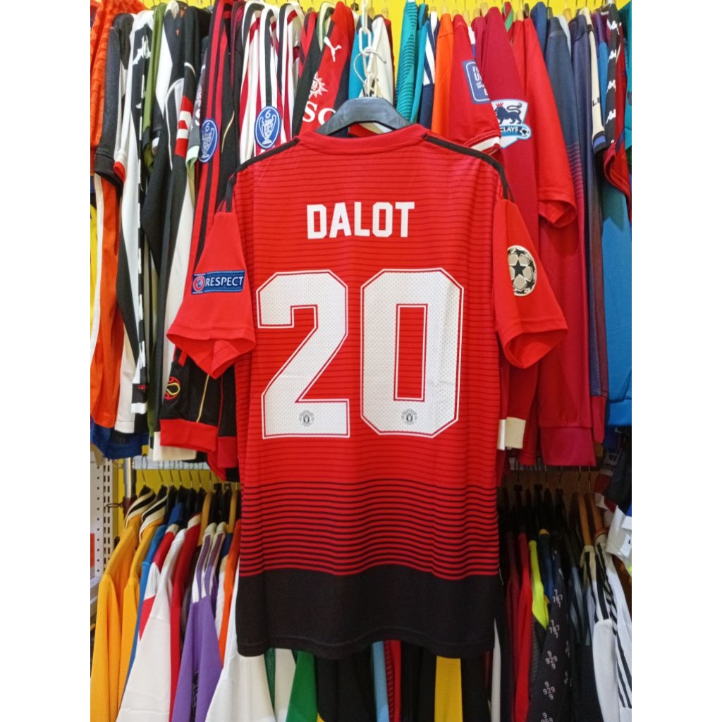 เสื้อฟุตบอลย้อนยุค GO 2018 2019 Home DALOT 20