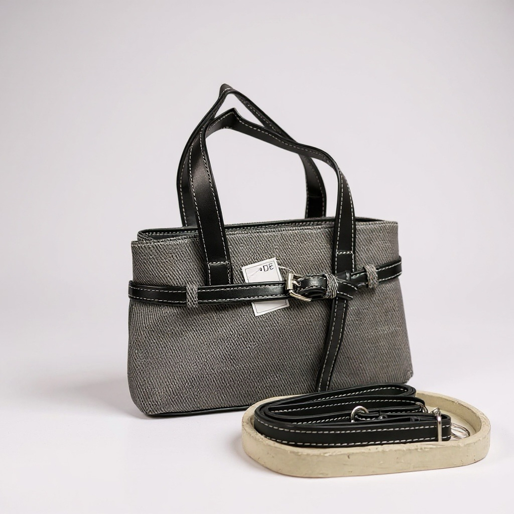 กระเป๋า CFG RYUJIN ทําจากหนังด้วย MOTIF