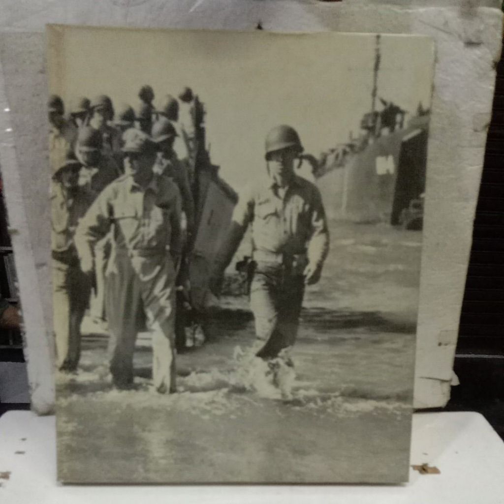 หนังสือมือสองสงครามโลกครั้งที่สอง; KECBALI TO PHILIPPINE, Rafael Steinberg