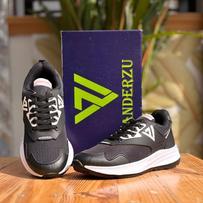 Vanderzu Original FR302 รองเท้าผ้าใบผู้ใหญ่กลางแจ้ง Unisex สีดําสีขาว
