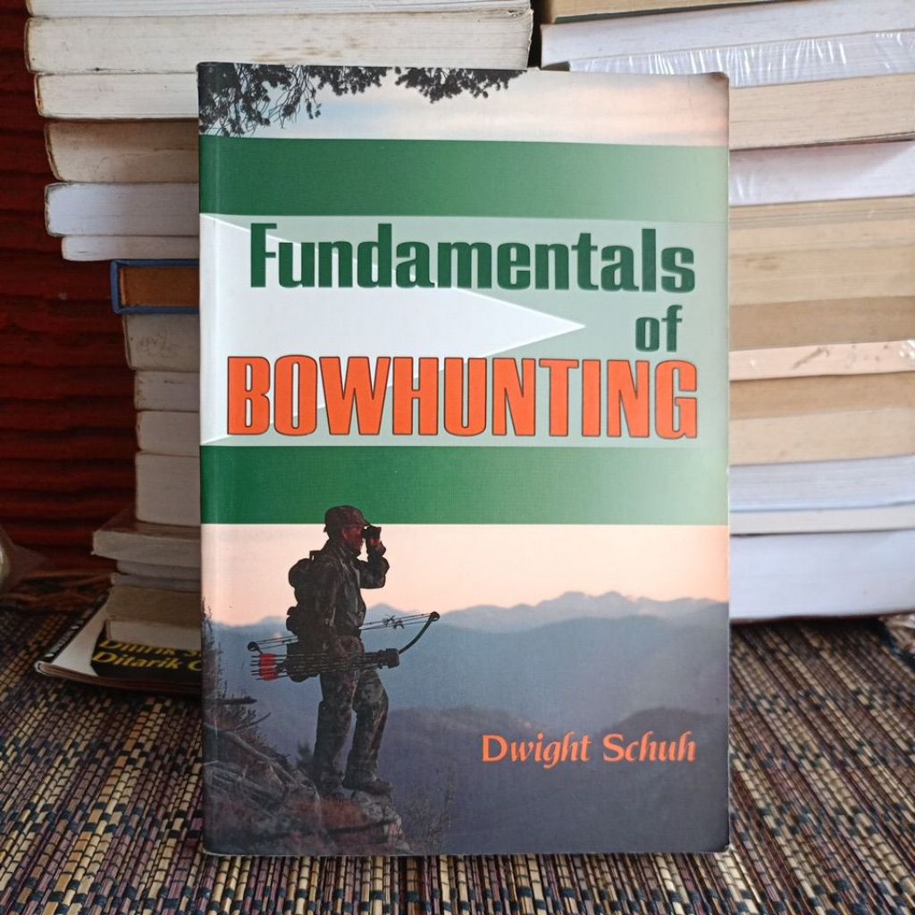 หนังสือสนุกใช้ต้นฉบับของ BOWHUNING - DWIGHT SCHUH (RM)
