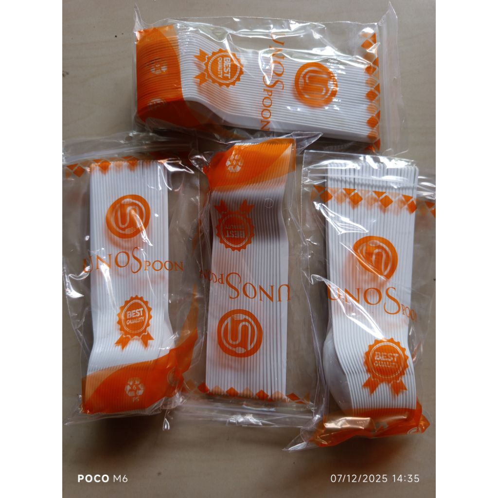 ช้อนโต๊ะพลาสติก Uno พรีเมี่ยม ช้อนจัดเลี้ยงข้าว กล่อง 25 ชิ้น